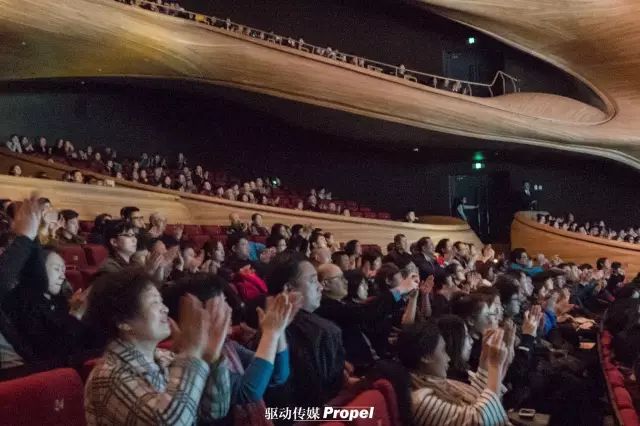 浓眉哥遭遇十五持续失利，DWG教练压力巨大！观众掌声雷动(浓眉哥fmvp)