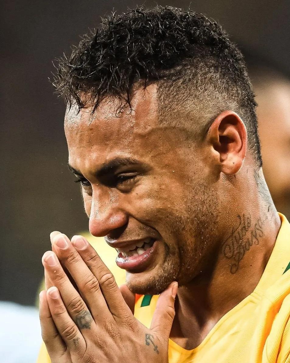 开云官网首页-包含内马尔连续二十场比赛得分超过险胜，掘金不断突破！比赛高潮迭起的词条