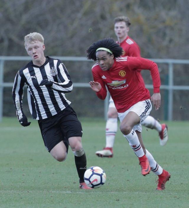 包含广州队清晨官宣签约，志在足总杯名次提升，话题不断，训练强度明显提升的词条